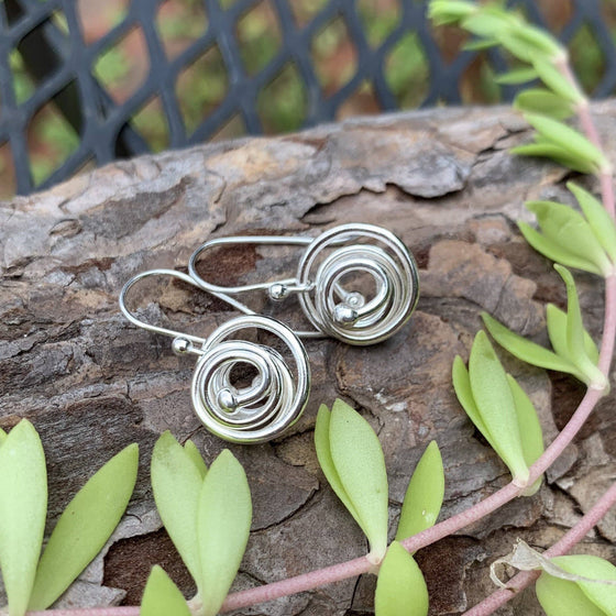 Pretzel Earrings - Shiny