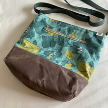  Large Cross-body bag
