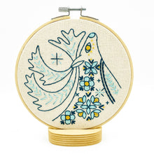  Folk Caribou Complete Embroidery Kit - Colour
