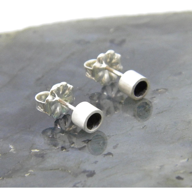 Minimalism Post Earrings V1
