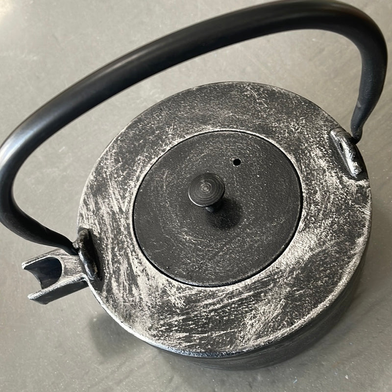 Cast Iron Black Flat Tea Pot